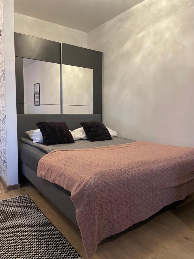 Apartment New Chanel Apartament Pkp Pks Deptak-garaz Podziemny -zameldowanie Bez Kontaktowe - Kielce