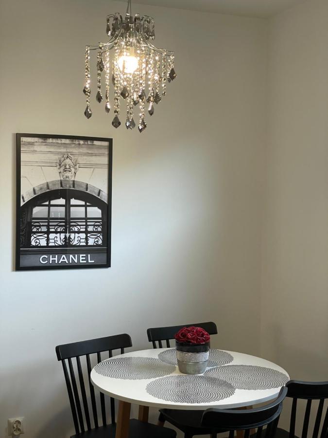 Apartment New Chanel Apartament Pkp Pks Deptak-garaz Podziemny -zameldowanie Bez Kontaktowe - *