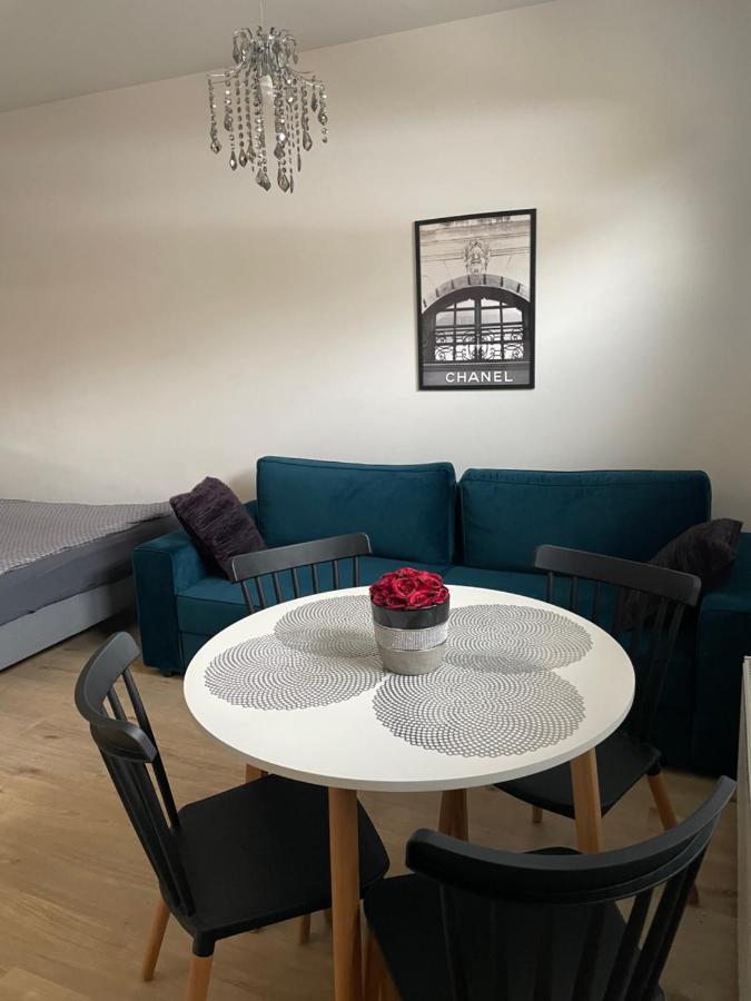 New Chanel Apartament Pkp Pks Deptak-garaz Podziemny -zameldowanie Bez Kontaktowe - Apartment