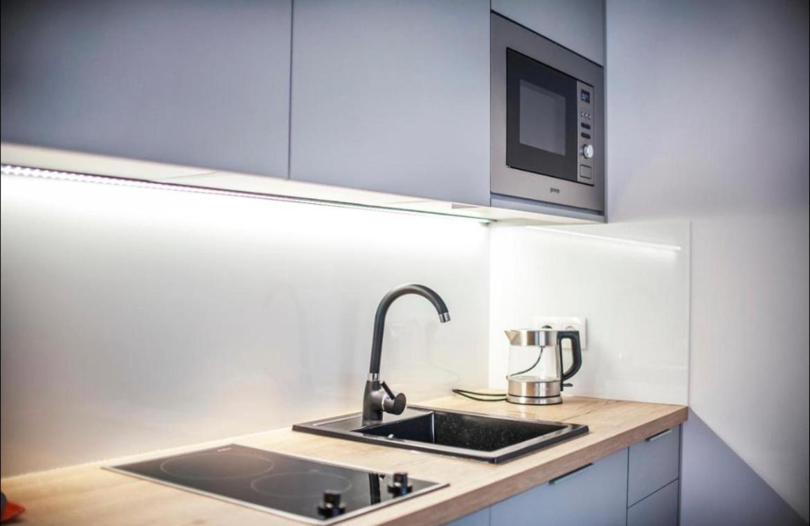 New Chanel Apartament Pkp Pks Deptak-garaz Podziemny -zameldowanie Bez Kontaktowe - Apartment *