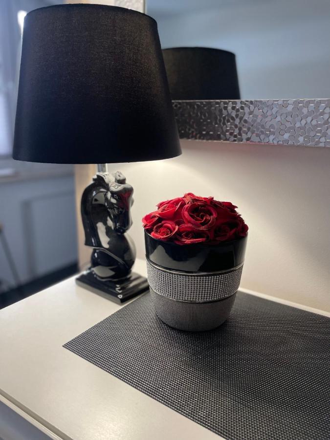 New Chanel Apartament Pkp Pks Deptak-garaz Podziemny -zameldowanie Bez Kontaktowe - * Kielce
